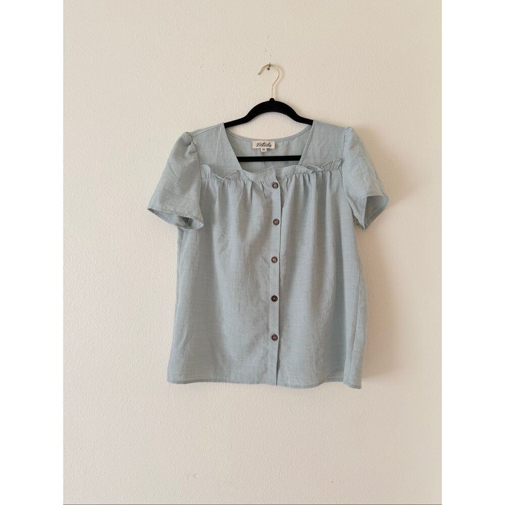 Listicle Women’s Blouse size Medium